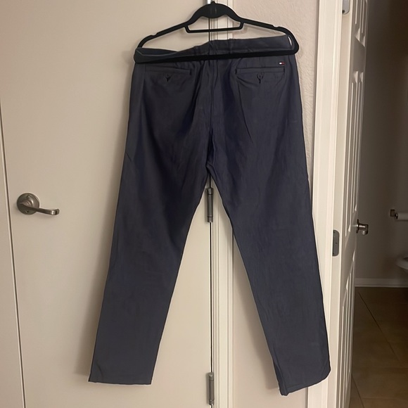 Tommy Hilfigure 33x32 dress pants - Picture 3 of 3